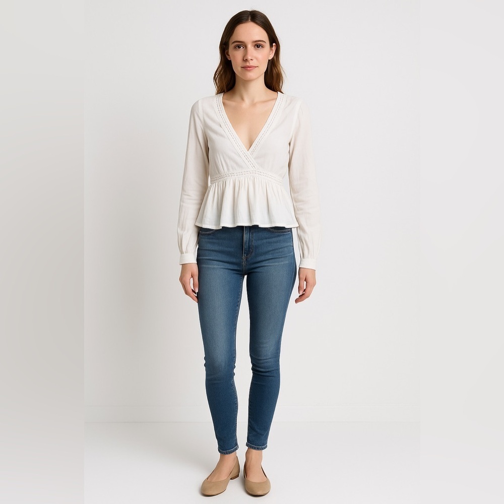 🤍 Aeropostale White Lace Trim Peplum Blouse (Size S)